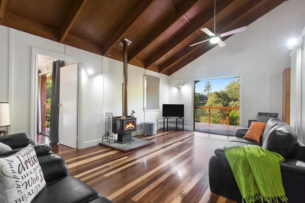 Holiday home Polehouse Lodge Flaxton Australia